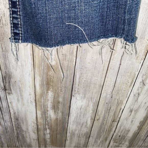Miss Me Boot Fray Cutoff Jeans - Picture 2 of 6